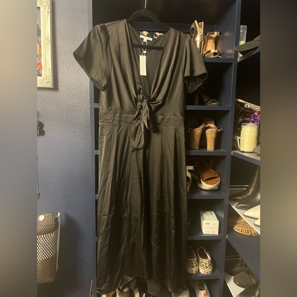 Black Satin Dress- Midi- XL